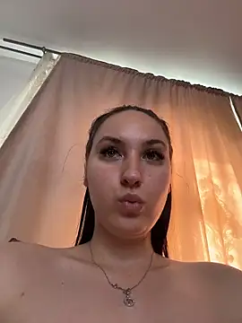 Lucy_doll22 XXX чат на живо