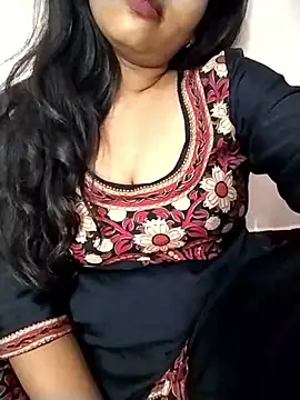Sexy_Divya__ Adlı Modelin Canlı XXX Sohbeti