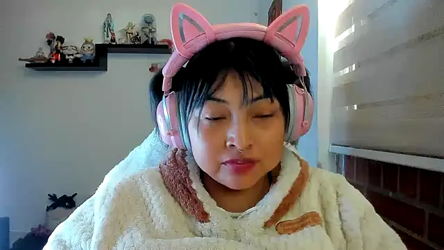 Chat XXX en directo de Shaddycute_