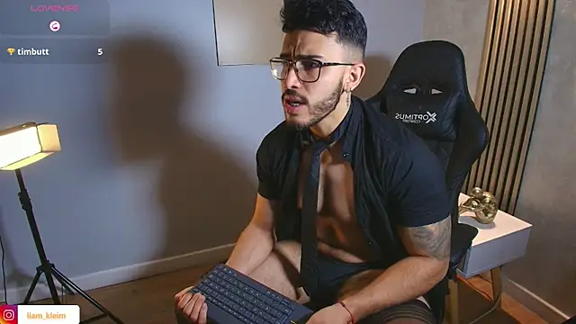 Liam_Kleiinn Webbikameraesitys