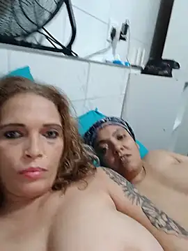 2Juicy_pussyn Live XXX chat