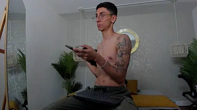 Gio_carangi Chat XXX live