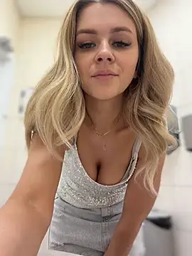 Love_Bri's Webcam Show
