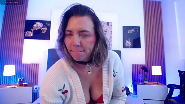 milfsecret69's Live XXX Chat
