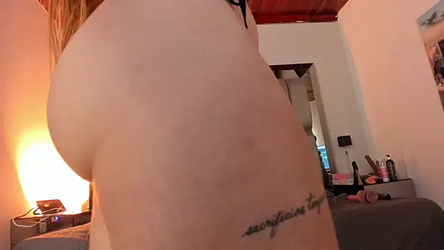 NikkySmiith's Live XXX Chat