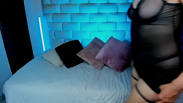 HollyGrey_ Adlı Modelin Canlı XXX Sohbeti