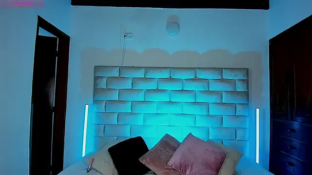 צ'אט XXX בשידור חי של HollyGrey_