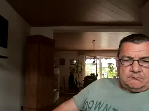 Nobbie444 live XXX chat