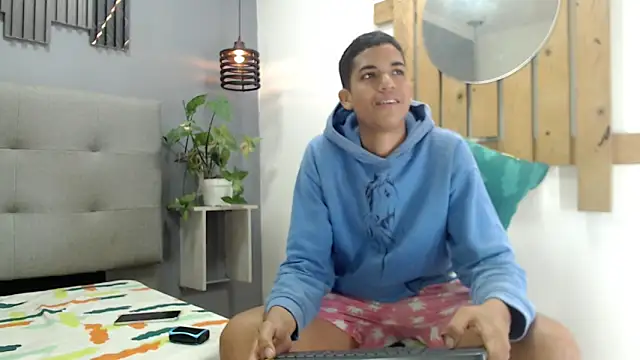 Lukaz_Caballero Adlı Modelin Canlı XXX Sohbeti