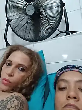 2Juicy_pussy Webcam-Show