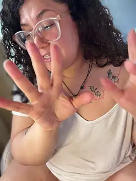 XXX chat uživo modela CurlyMilf_Vannexxxa