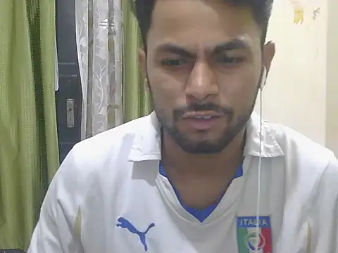 Stubborndesiboy – Naživo XXX chat