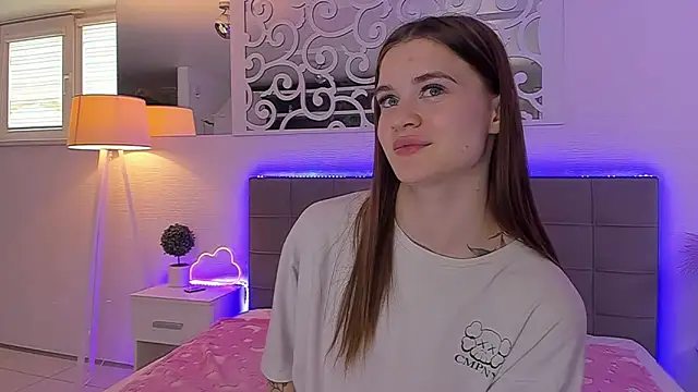 LuisaClover's Live XXX Chat