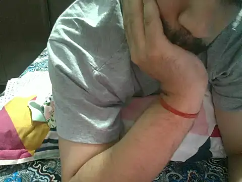 Precumboner 现场XXX聊天