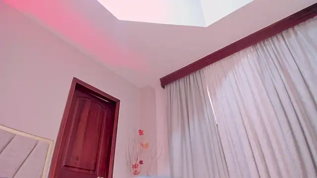Chat +18 de SeleneLujan ao vivo