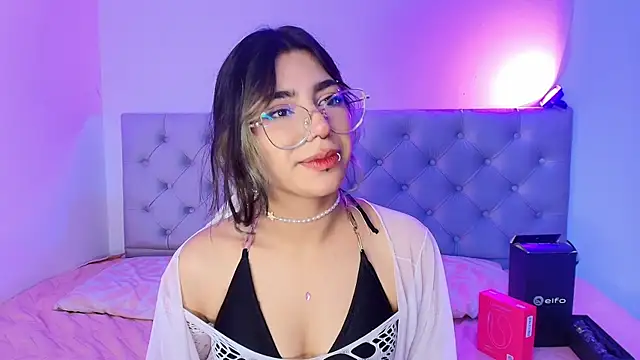צ'אט XXX בשידור חי של Alejaa_storm