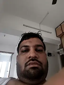 vinay_smalldick Adlı Modelin Canlı XXX Sohbeti