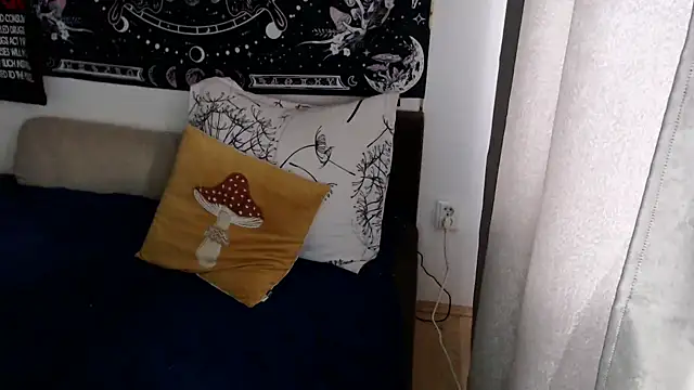 AlienforTwenty Adlı Modelin Canlı XXX Sohbeti