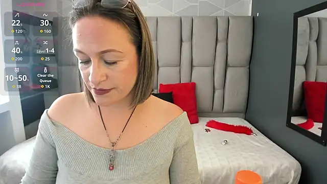 Chat XXX en directo de Charlot_milf