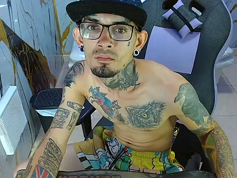 Boy_tatto77 现场XXX聊天