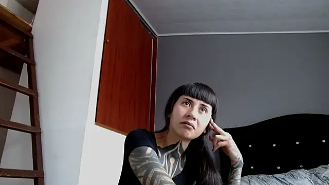 Chat XXX Live Emilia_1995