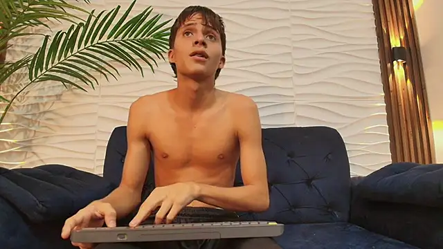 عرض كام Pavo_tv