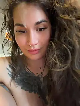 TattooGirlAlia Adlı Modelin Canlı XXX Sohbeti