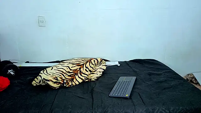 Luke_Muscle élő XXX-chatje