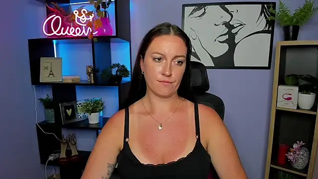 XXX chat uživo modela FUN_AMI