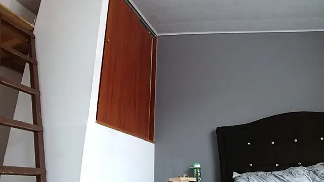 Emilia_1995's Live XXX Chat