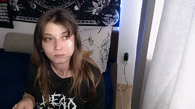 AlienforTwenty Chat XXX live