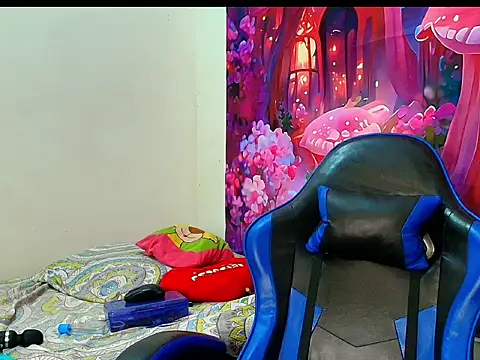 Karol_naughty Adlı Modelin Canlı XXX Sohbeti