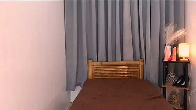 Mimi_Mckinley Adlı Modelin Canlı XXX Sohbeti