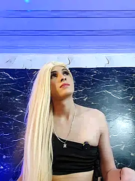 crislingery_dolli's Webcam Show
