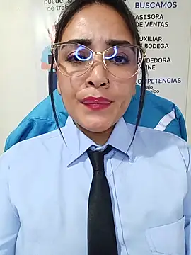 Chat XXX en directo de MAYE__13