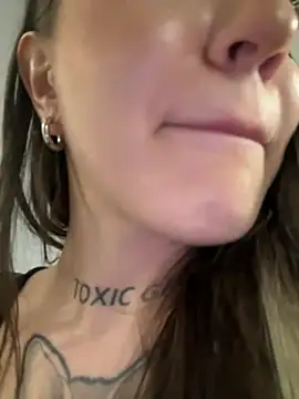 SaintSquirt 라이브 XXX 채팅