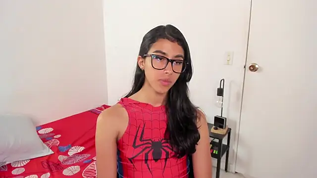 Mazikeen__18 élő XXX-chatje