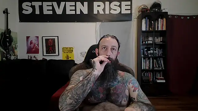 Chat +18 de StevenRiseNYC ao vivo