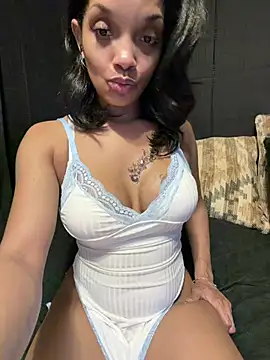 Rakiyahcharms লাইভ XXX চ্যাট