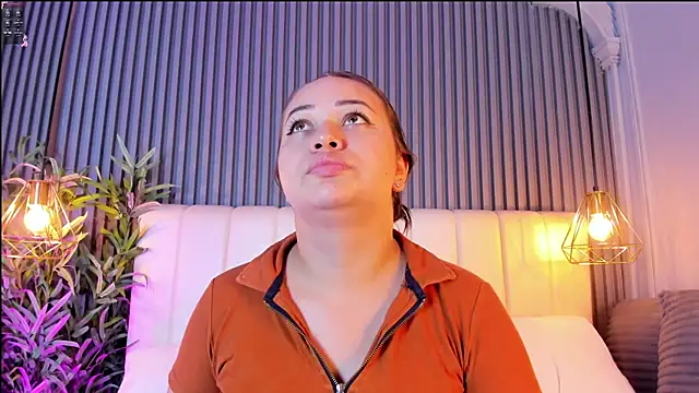 AnaisClark XXX чат на живо