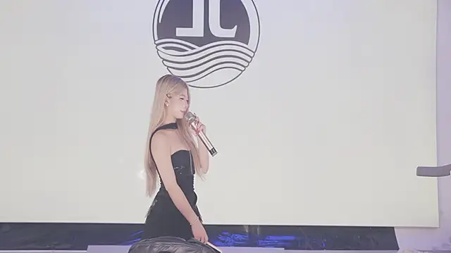 sweetgirls888: απευθείας συνομιλία ΧΧΧ