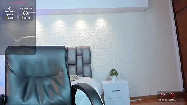 AidaJones 现场XXX聊天