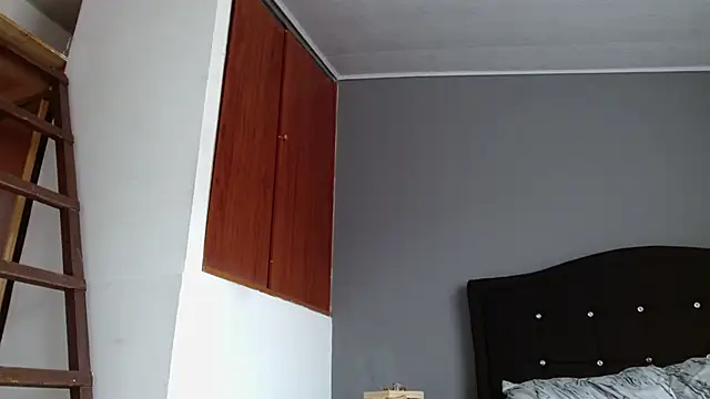 Chat +18 de Emilia_1995 ao vivo