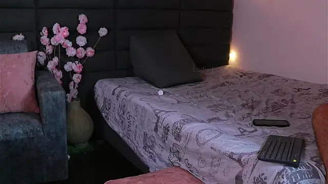 kathieandpovcock1 – Live XXX-chat