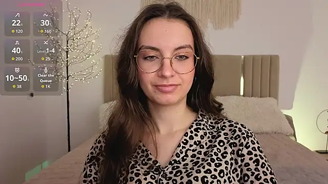 Real_cutie1: δια δικτυακό σόου στην κάμερα