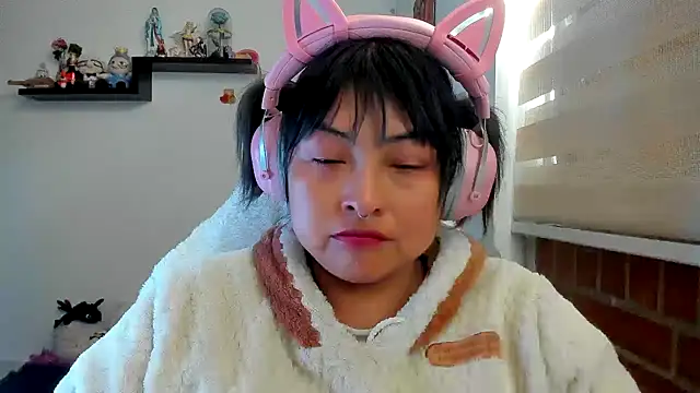 Shaddycute_ Show in webcam