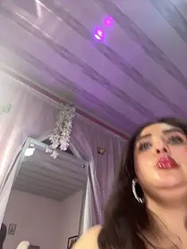 Selenee23 XXX чат на живо