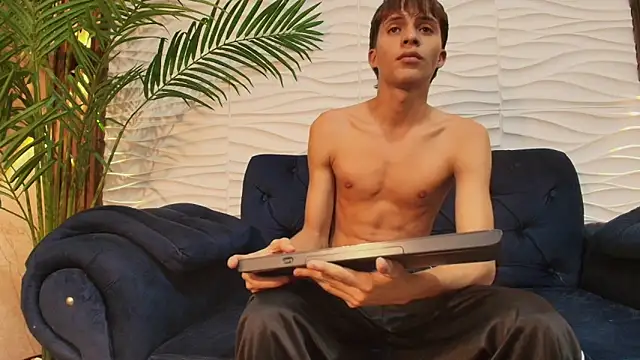Pavo_tv Webcam Show