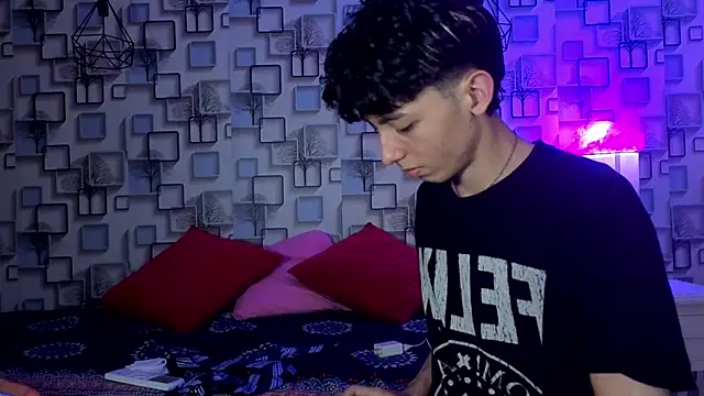 Twink_Sebas7 élő XXX-chatje
