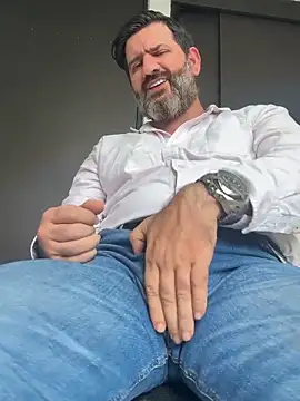 Hairy_Dad86 Show in webcam